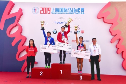 2019上马热力开跑 ，斯凯奇精英跑者知名马拉松选手李芷萱获得国内女子冠军